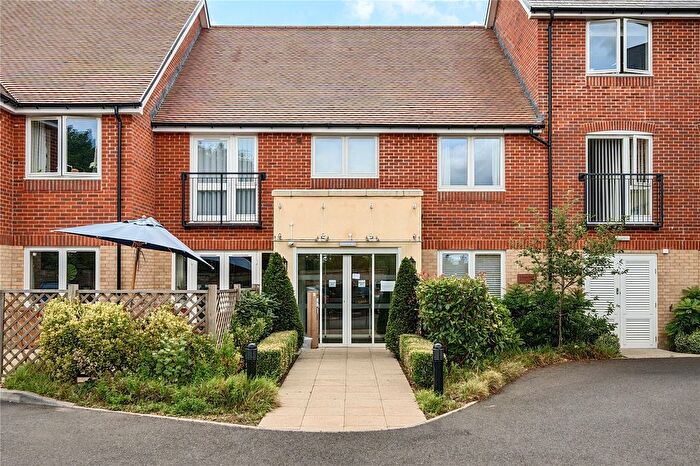 1 Bedroom Flat For Sale In Yeats Lodge, Thame, OX9