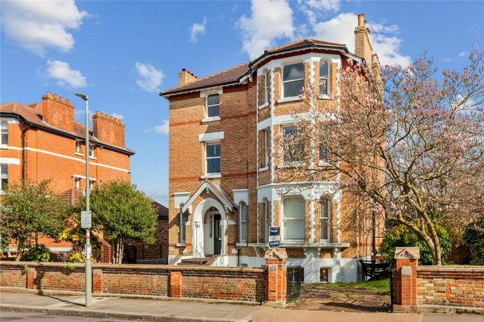 2 Bedroom Flat To Rent In Colinette Road, London, SW15