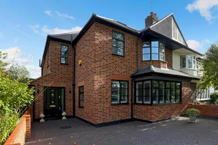 5 Bedroom Semi-Detached House To Rent In Great Bushey Drive, London, N20