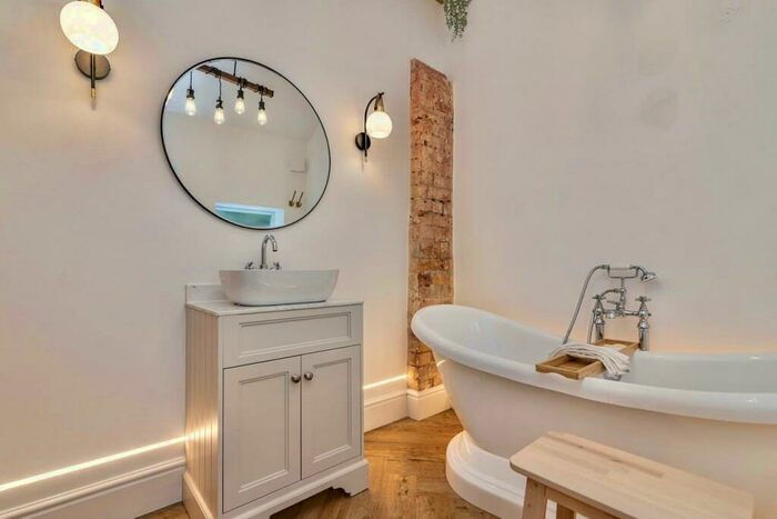 3 Bedroom Apartment To Rent In Mapperley Park Drive, Nottingham, NG3