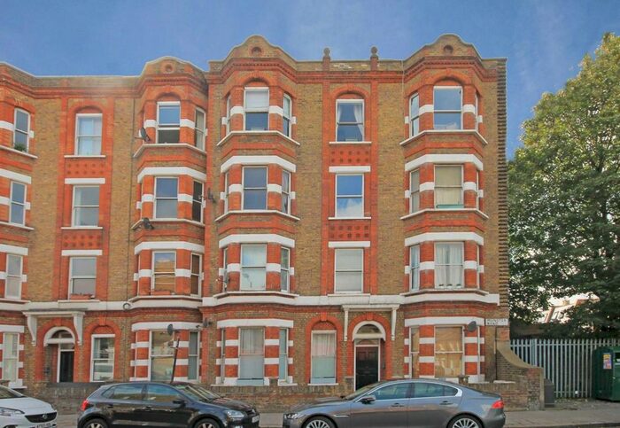 2 Bedroom Flat To Rent In Munster Road, London, SW6