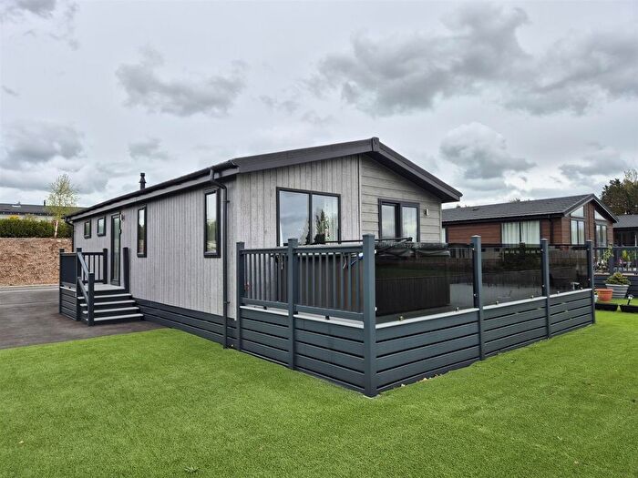 2 Bedroom Mobile/park Home For Sale In Beech Lodge, Rookery Manor Lodges, Edingworth, BS24