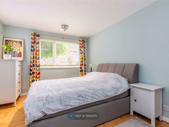 2 Bedroom Flat To Rent In Cairns Road, Bristol, BS6