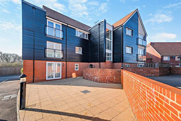 2 Bedroom Flat For Sale In Mead Lane, Buxted, Uckfield, TN22