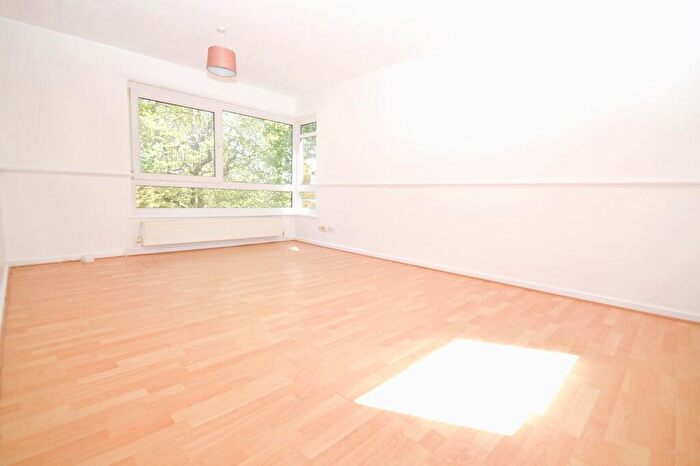 2 Bedroom Apartment To Rent In Cleanthus Close, Shooters Hill, SE18