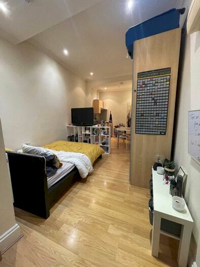 Studio To Rent In High Street, Acton, W3