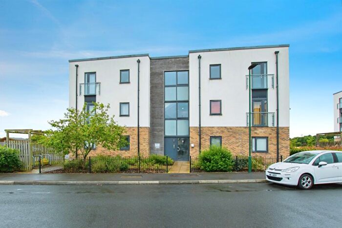 2 Bedroom Flat For Sale In Hartley Avenue, Peterborough, PE1