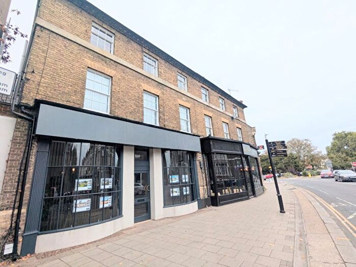 2 Bedroom Flat To Rent In St. Peters Street, Bedford, MK40