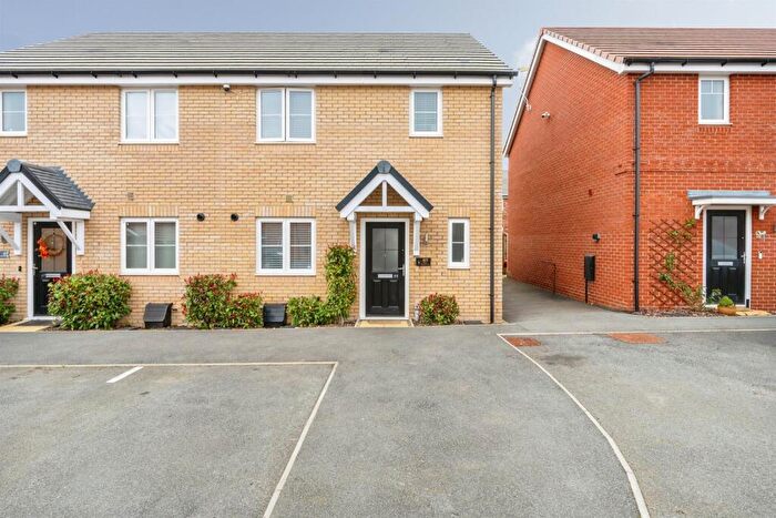 3 Bedroom Semi Detached House For Sale In Skye Gardens, Houghton Regis, Dunstable, LU5