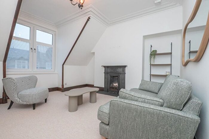 1 Bedroom Flat To Rent In Balmoral Place, City Centre, Aberdeen, AB10