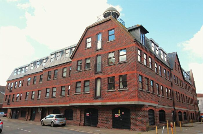 2 Bedroom Apartment To Rent In Strand Street, Poole, BH15