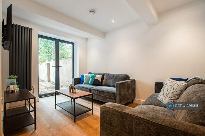 6 Bedroom Terraced House To Rent In College Street, Sheffield, S10