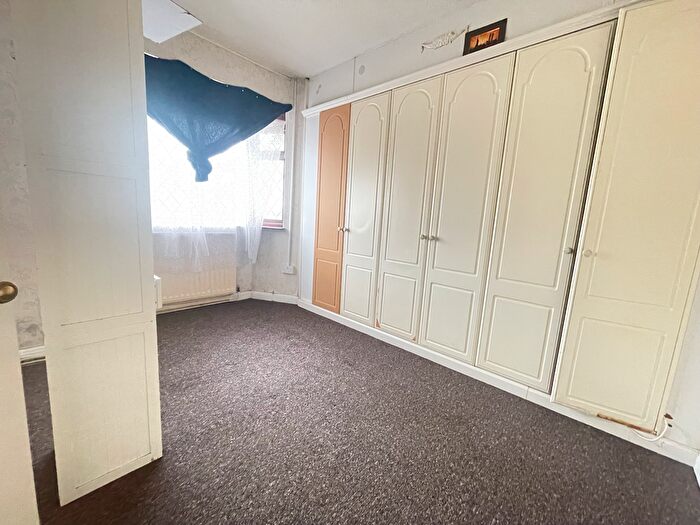 3 Bedroom Bungalow To Rent In Spencer Road, Rainham, RM13