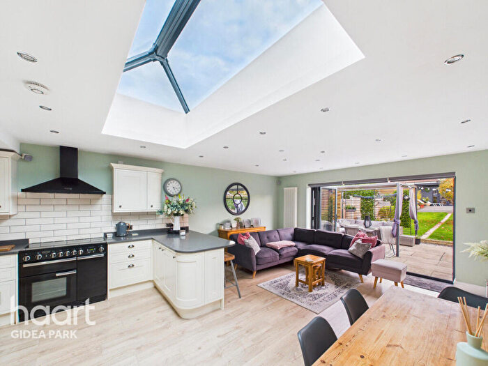 4 Bedroom Terraced House For Sale In Marshalls Drive, Marshalls Park, Romford, RM1