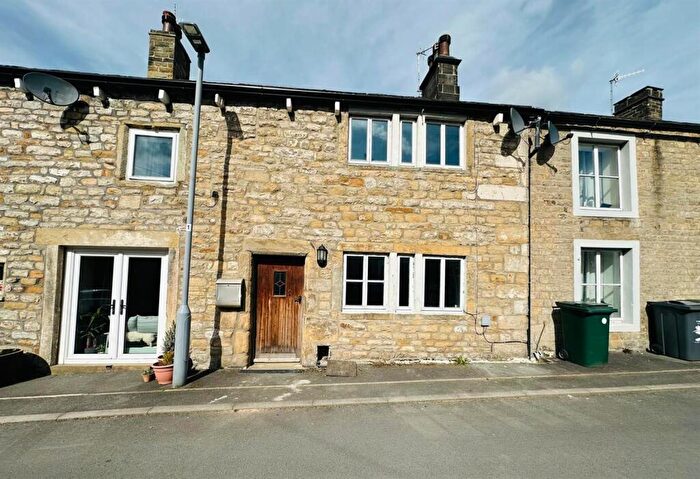 2 Bedroom Cottage To Rent In St. Johns Close, Silsden, BD20