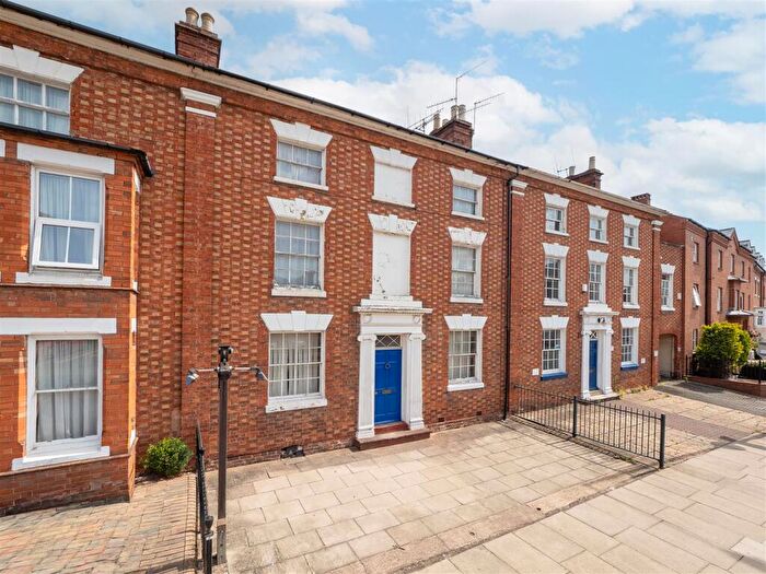 4 Bedroom Town House For Sale In Guild Street, Stratford-Upon-Avon, CV37