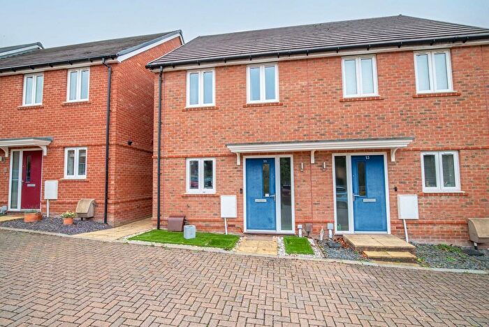 2 Bedroom Semi-Detached House For Sale In Coltsfoot Way, Longacre, RG23