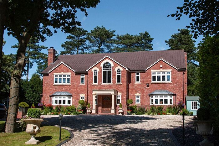 4 Bedroom Detached House For Sale In Plymouth Drive, Barnt Green, B45