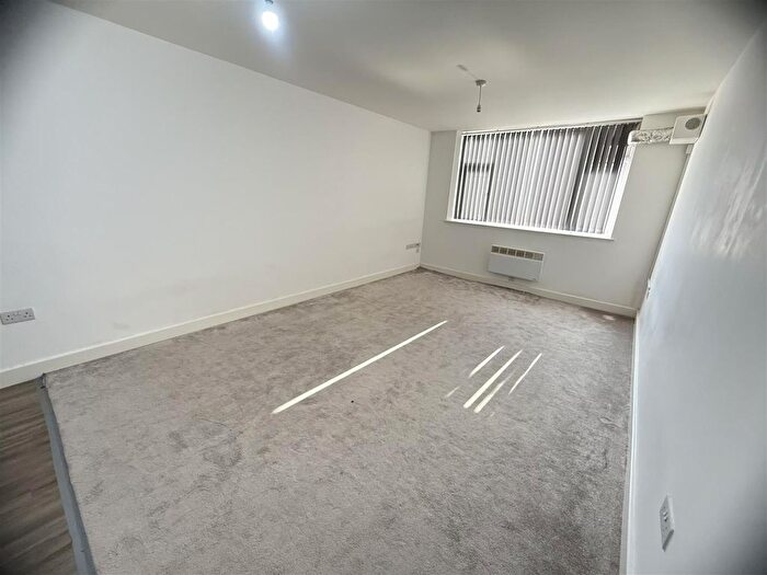 1 Bedroom Flat To Rent In Lombard Street, West Bromwich, B70