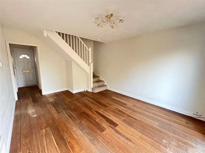 1 Bedroom Semi-detached House For Sale In Freshwater Road, Princes Park, Kent, ME5