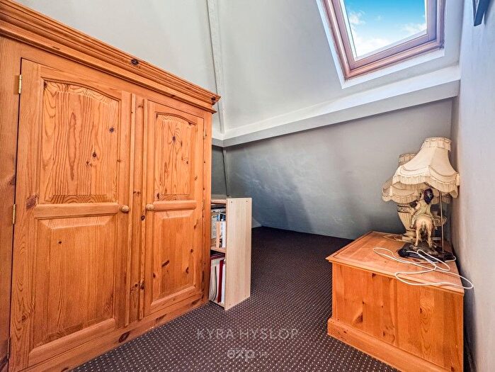 2 Bedroom Bungalow For Sale In Brookside Crescent, Exeter, Devon, EX4