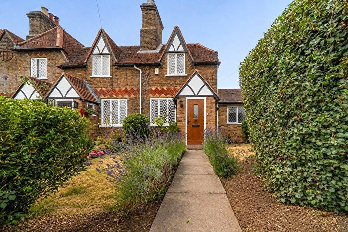 2 Bedroom Cottage To Rent In Hill Farm Road, Taplow, Maidenhead, SL6