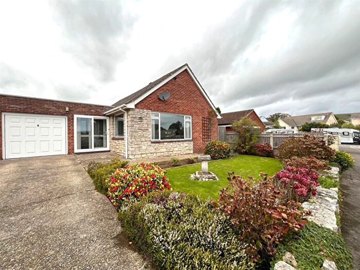 3 Bedroom Link Detached House For Sale In Cauldron Crescent, Swanage, BH19