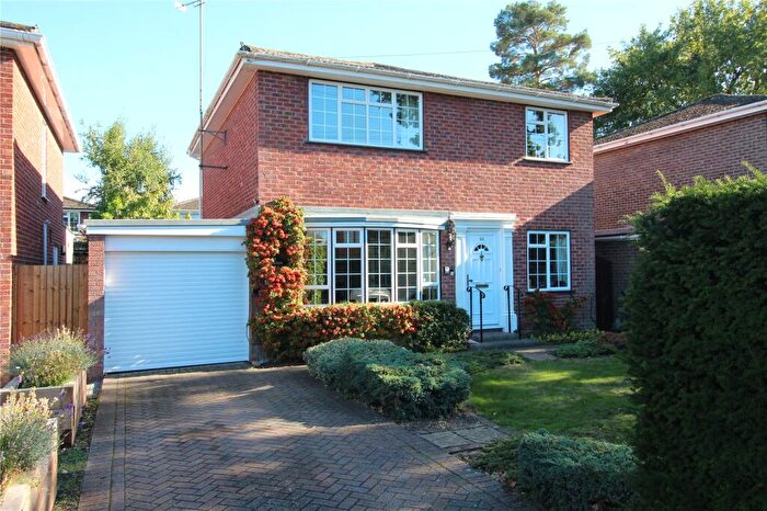4 Bedroom Detached House For Sale In Pondtail Road, Fleet, Hampshire, GU51