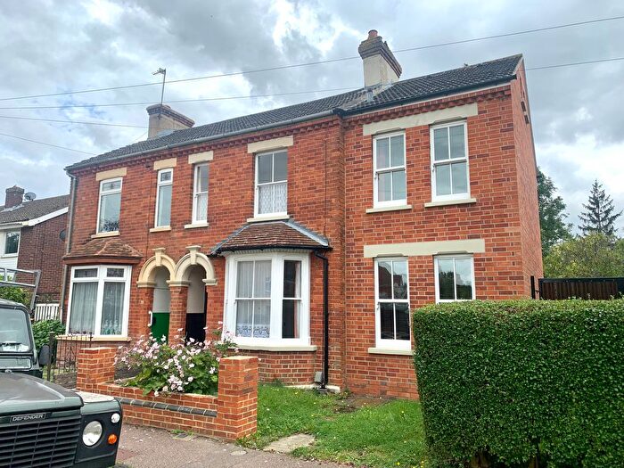 4 Bedroom Semi Detached House To Rent In King Edward Road, Bedford, MK41