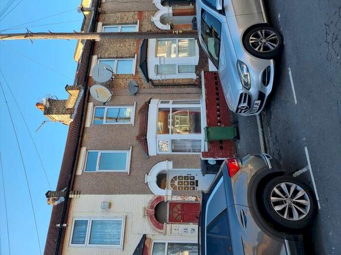 3 Bedroom Terraced House To Rent In Carlton Road, Leytonstone, E11