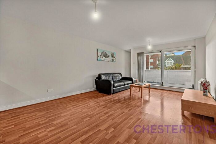 2 Bedroom Flat To Rent In Lowestoft Mews, Silvertown, E16