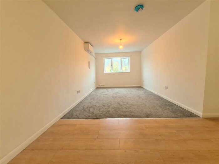 2 Bedroom Flat To Rent In Morleys Place, High Street, Sawston, Cambridge, CB22