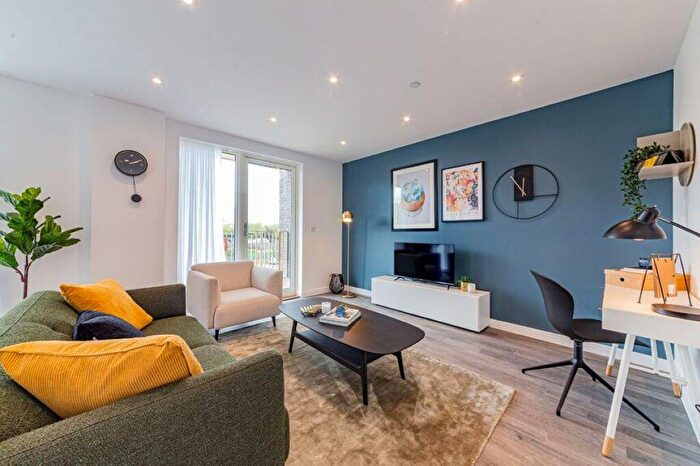 2 Bedroom Apartment For Sale In Dovercourt Road, Bristol, BS7