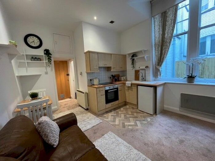 1 Bedroom Studio To Rent In Pembroke Buildings, Swansea, SA1