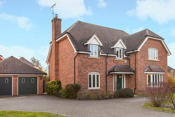 5 Bedroom Detached House To Rent In Guildford Road, West End, Woking, GU24