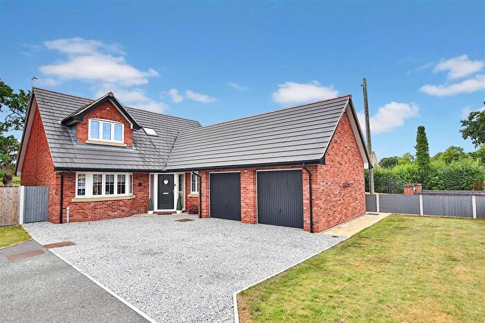 4 Bedroom Detached House For Sale In Bedwell Road, Cross Lanes, LL13