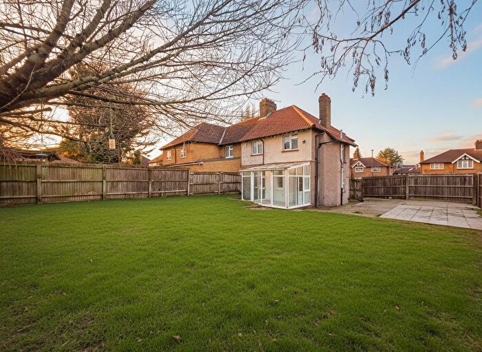 4 Bedroom Semi-Detached House To Rent In Shawbrooke Road, London, SE9