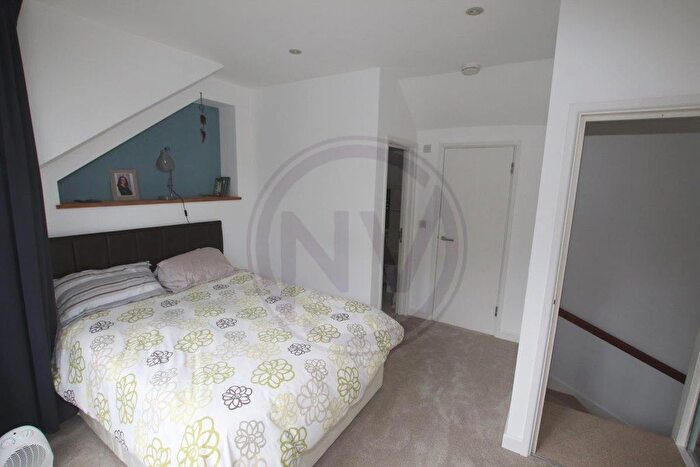 2 Bedroom Flat To Rent In Lancaster Road, London, N4