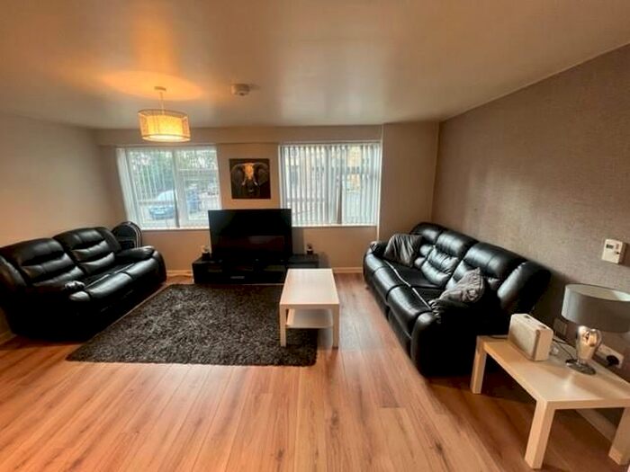 1 Bedroom Flat To Rent In Stone Street, Bradford, BD1