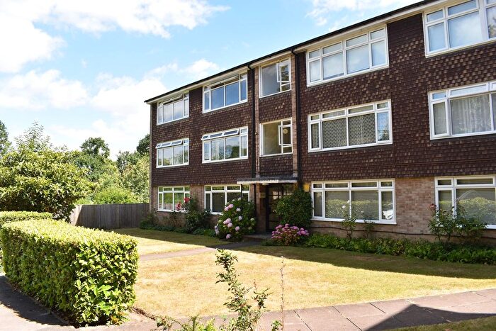 2 Bedroom Flat To Rent In Ikona Court, St. Georges Avenue, Weybridge, KT13