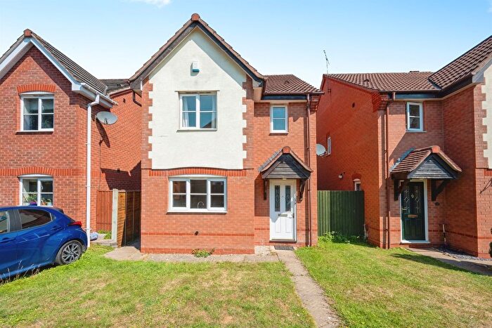 3 Bedroom Detached House For Sale In Thetford Avenue, Worcester, WR4