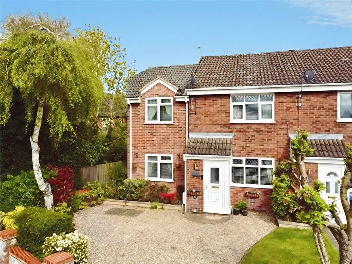 3 Bedroom End Of Terrace House For Sale In Willow Close, Burbage, Hinckley, Leicestershire, LE10