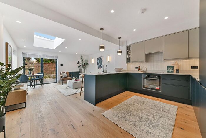 3 Bedroom Cottage To Rent In Portland Street, London, SE17