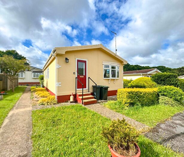 2 Bedroom Mobile Home For Sale In Brookside Park Home, Waterloo Road, Corfe Mullen, BH21