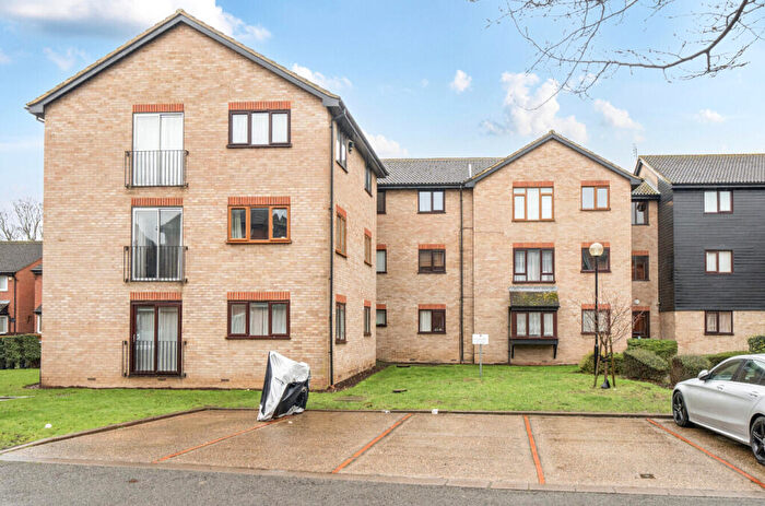 2 Bedroom Apartment For Sale In Firs Close, Mitcham, CR4