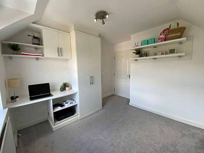 2 Bedroom Flat For Sale In Cruickshank Drive, Wendover, HP22