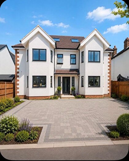 3 Bedroom Flat For Sale In Kingston Road, Epsom, KT19