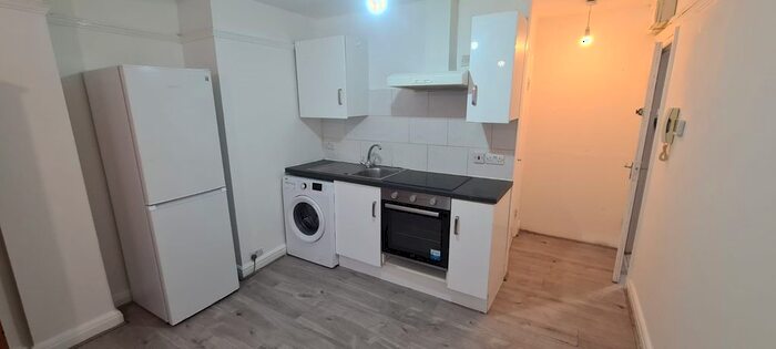1 Bedroom Studio To Rent In Norbury Avenue, Thornton Heath, CR7
