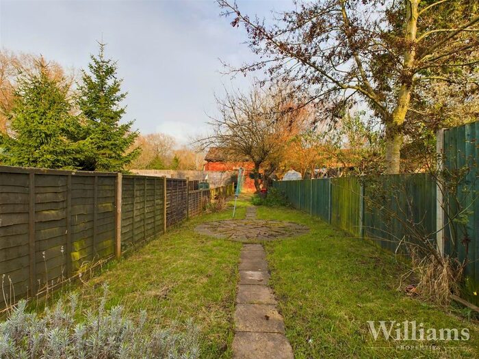 3 Bedroom Terraced House For Sale In Park Street, Aylesbury, HP20