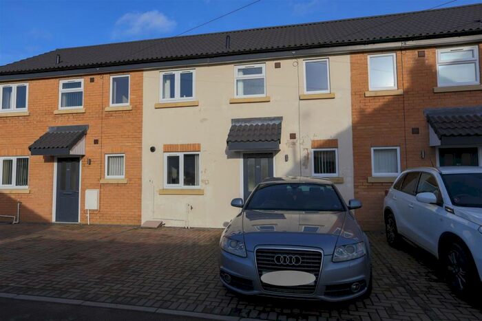 3 Bedroom Town House To Rent In Brookes Avenue, Croft, Leicester, LE9